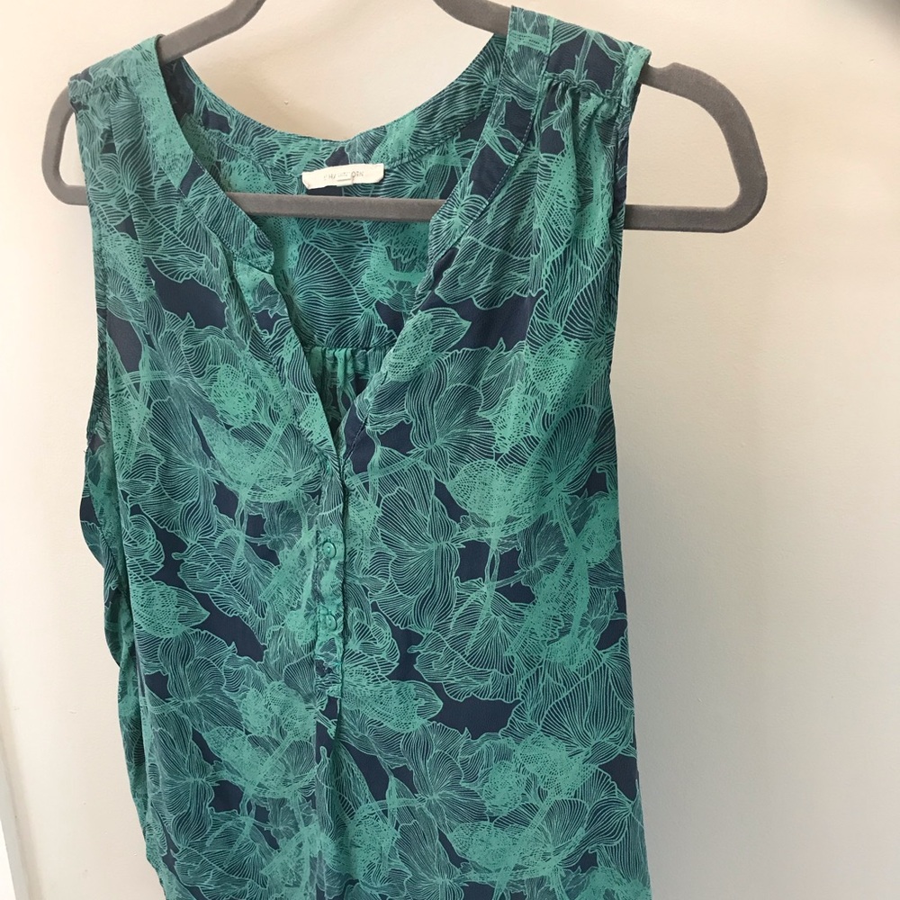 Cute sleeveless top from Stitchfix.